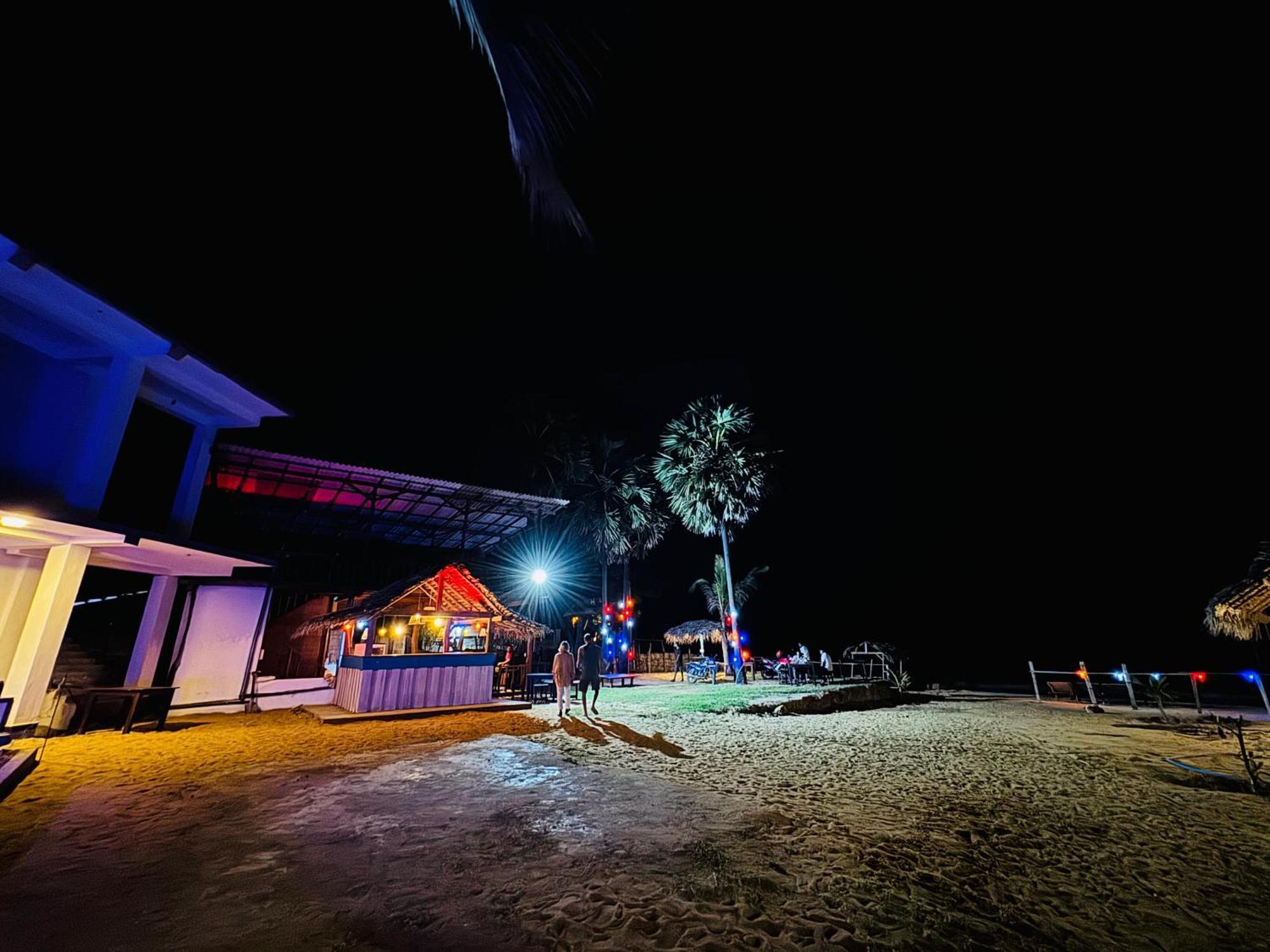 Guitar Bay Arugambay Hotel Arugam Bay Buitenkant foto